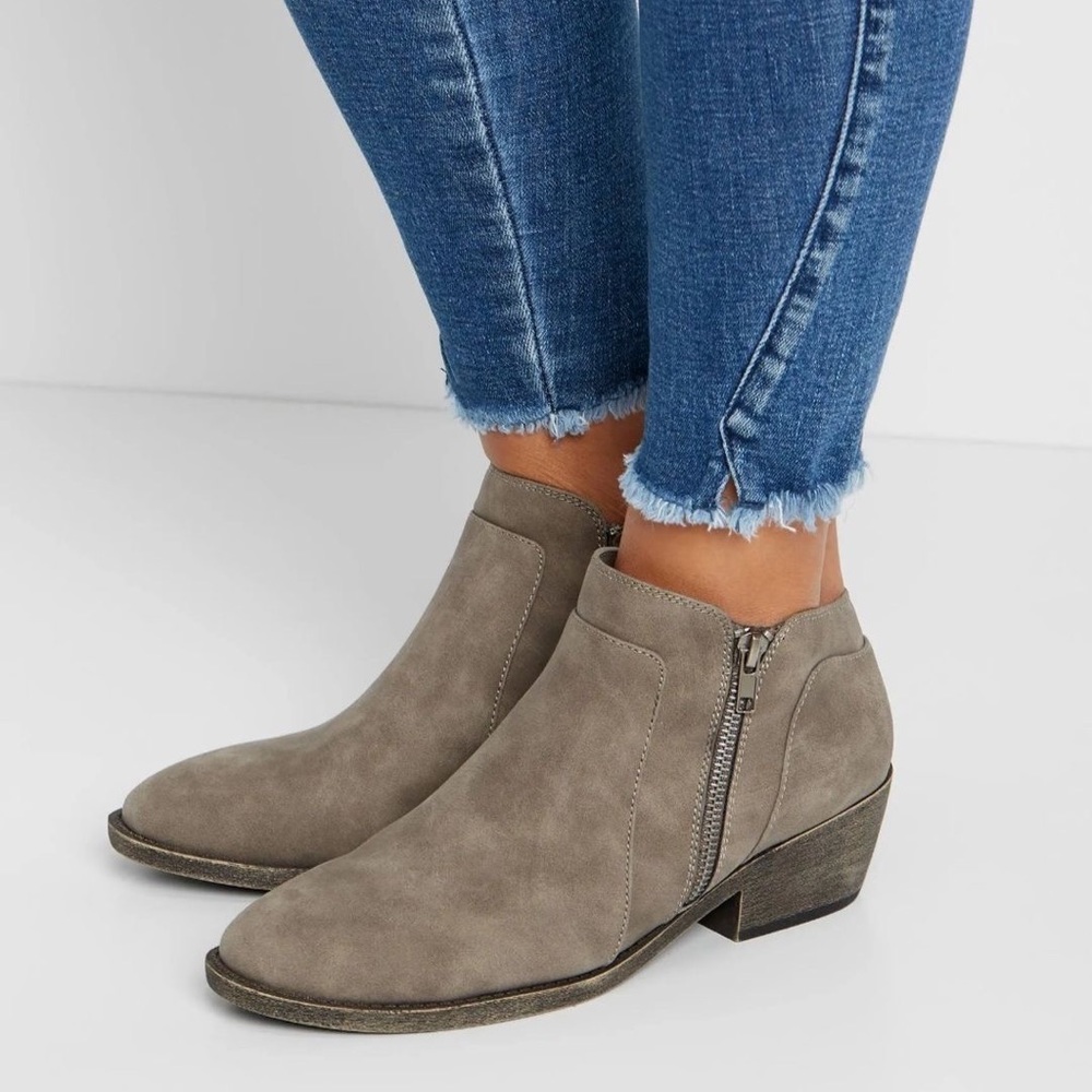 Maurice's Abigail Side Zipper Gray Ankle Booties Size Women's 8M NWOT/Box